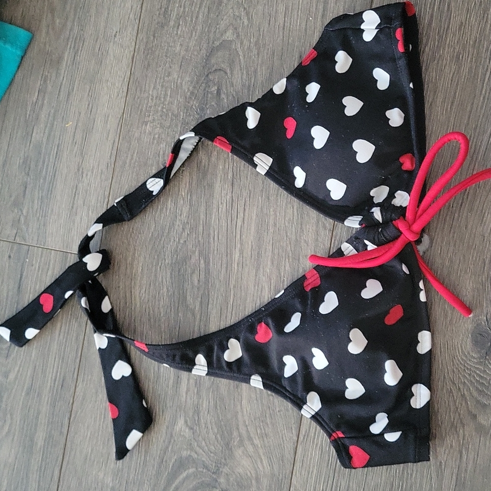EUC SUMMER GIRL Swim top